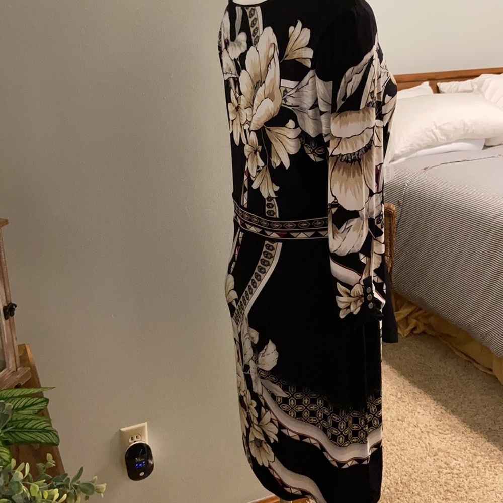 White House Black Market Dress - L EUC - Picture 5 of 8